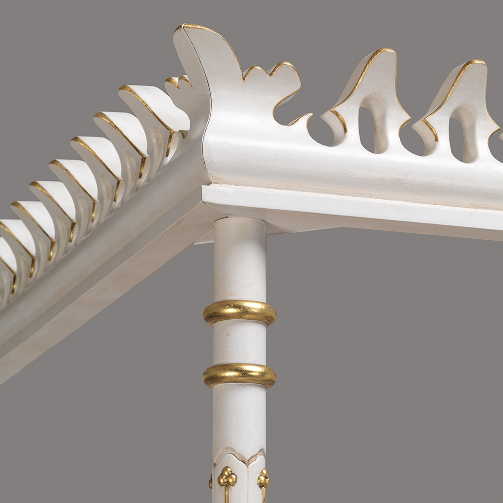 The Chippendale Oakleaf Bed - Image 3