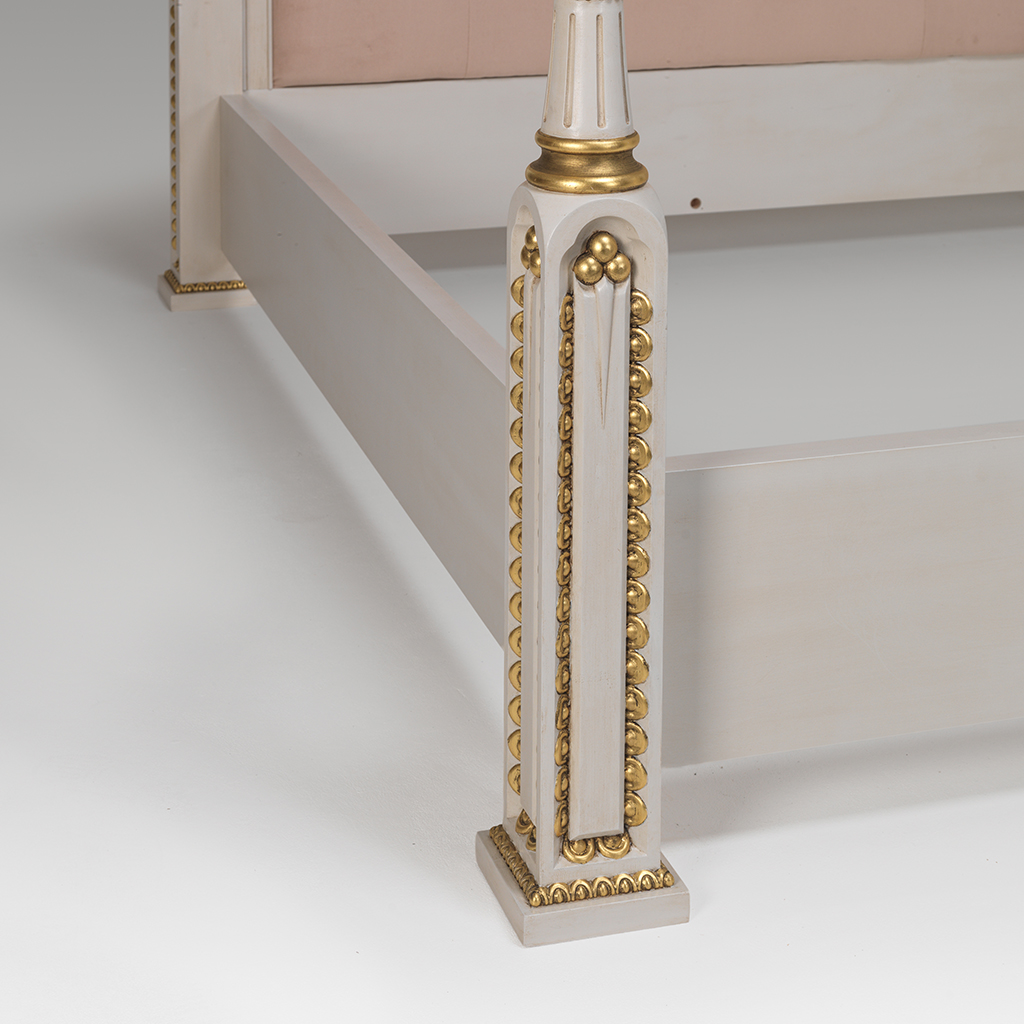 The Chippendale Oakleaf Bed - Image 2